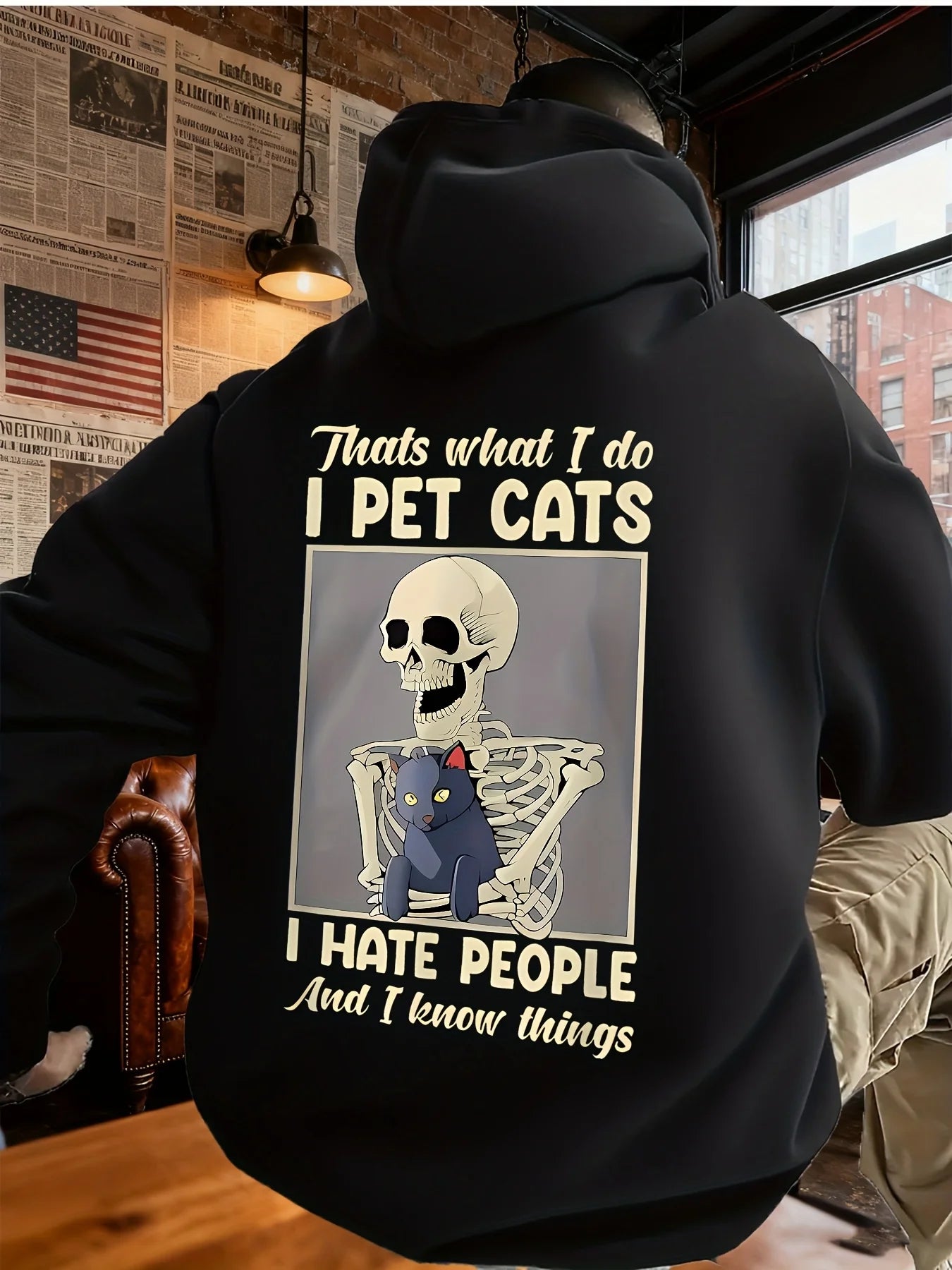 Men's Hoodie with Skull Print on the Back - Funny Slogan "I Love Petting Cats, I Hate Humans", Black Casual Pullover Hoodie with Kangaroo Pocket, Comfortable Long Sleeves, Suitable for Lovers and Fans of Black Humor